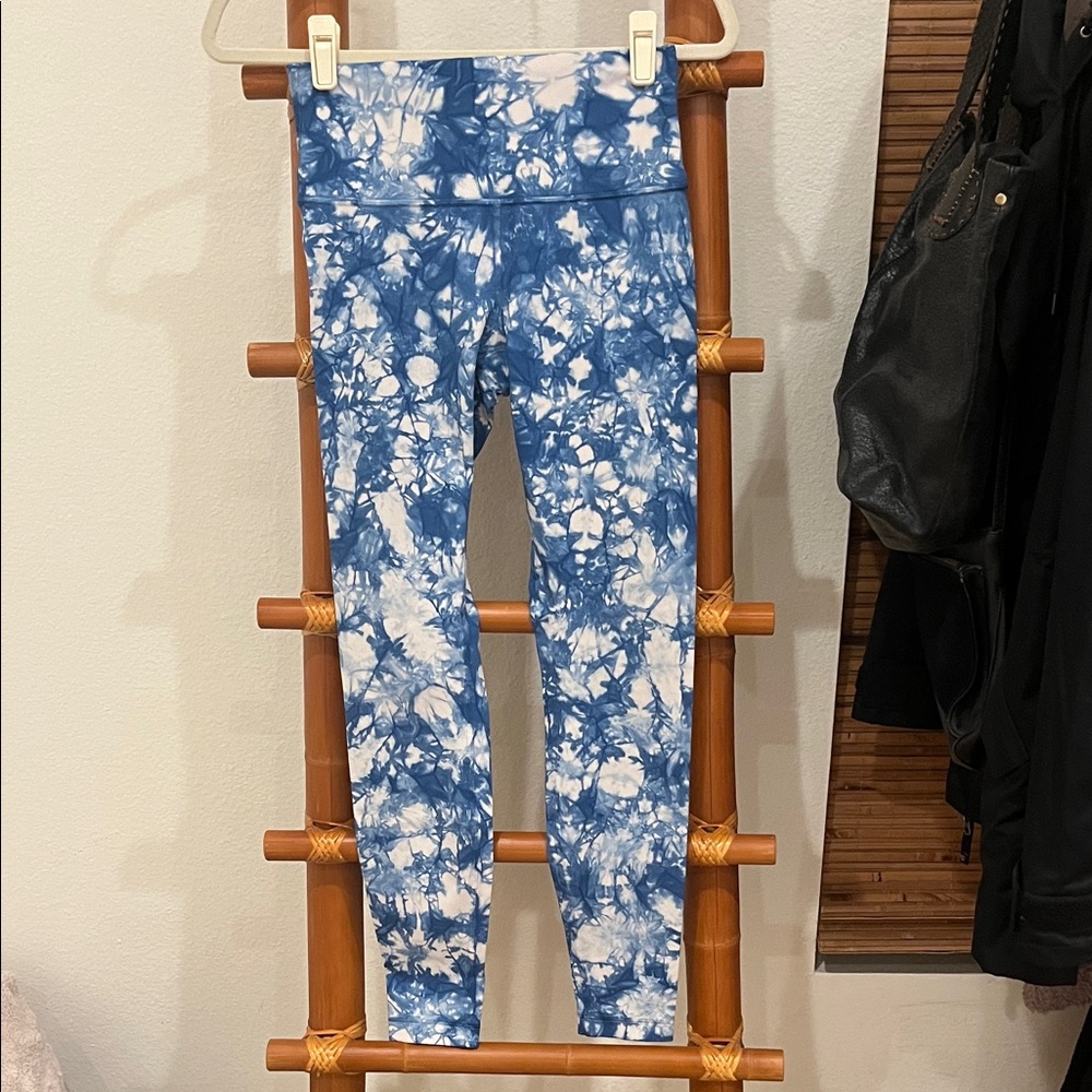 lululemon athletica Blue and White Patterned Leggings